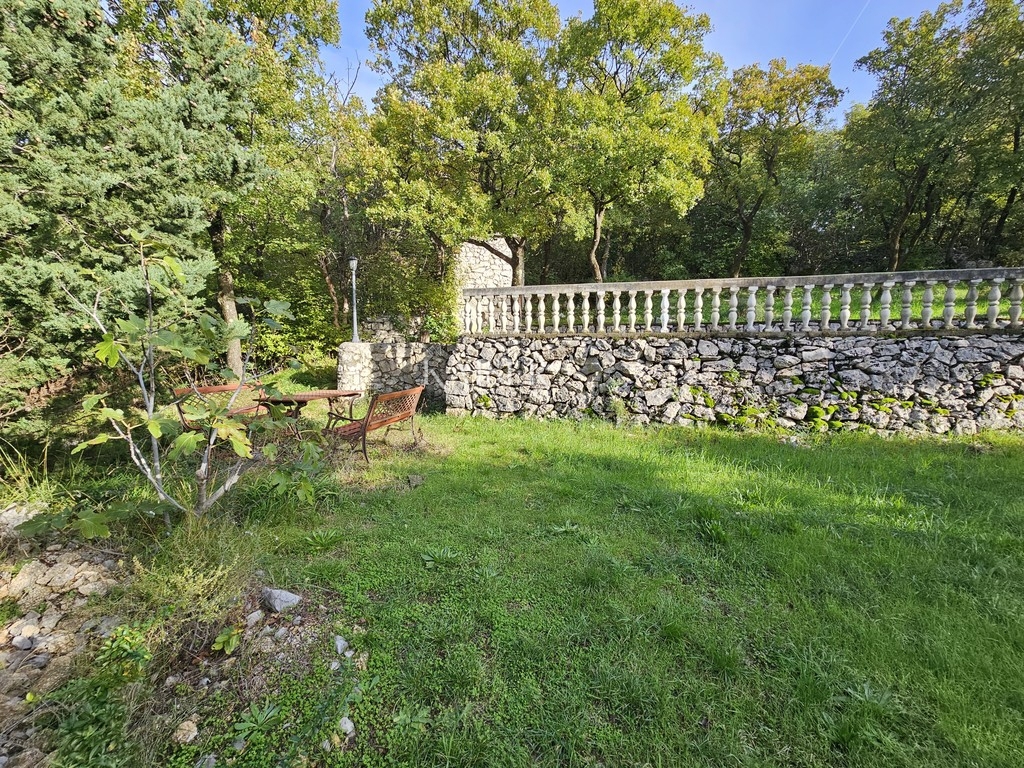 Novi Vinodolski, Klenovica - Villa da ristrutturare 322m2