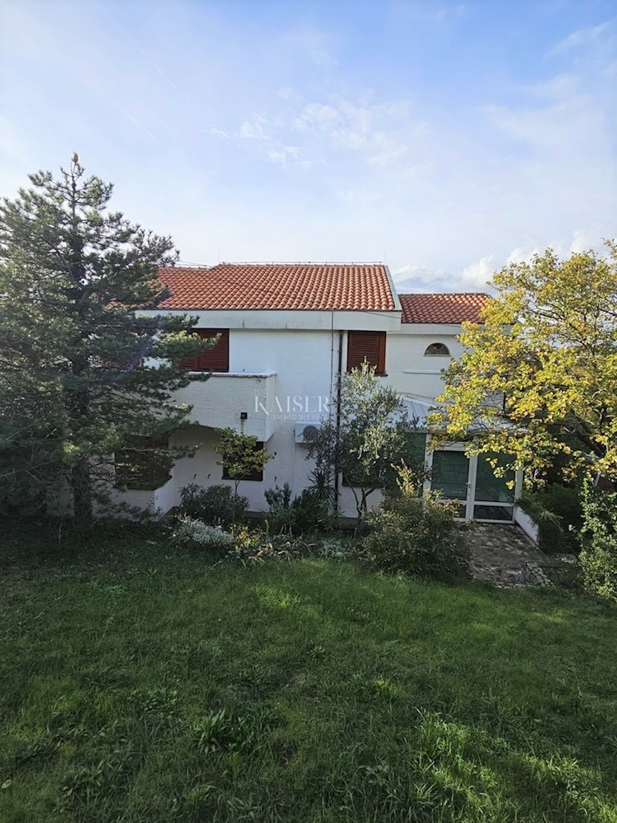 Novi Vinodolski, Klenovica - Villa da ristrutturare 322m2