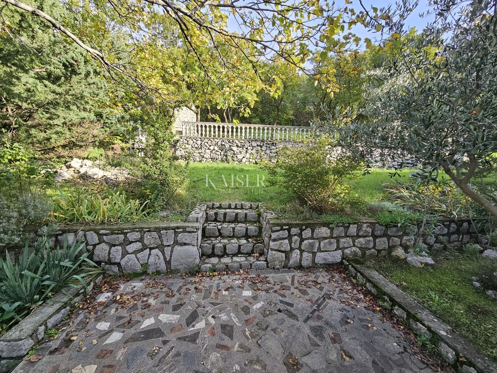 Novi Vinodolski, Klenovica - Villa da ristrutturare 322m2