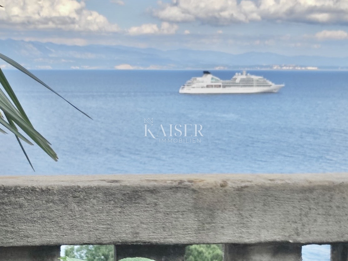 Abbazia – Possibile scambio! Intero piano + mansarda di una villa storica a 100 m dal mare