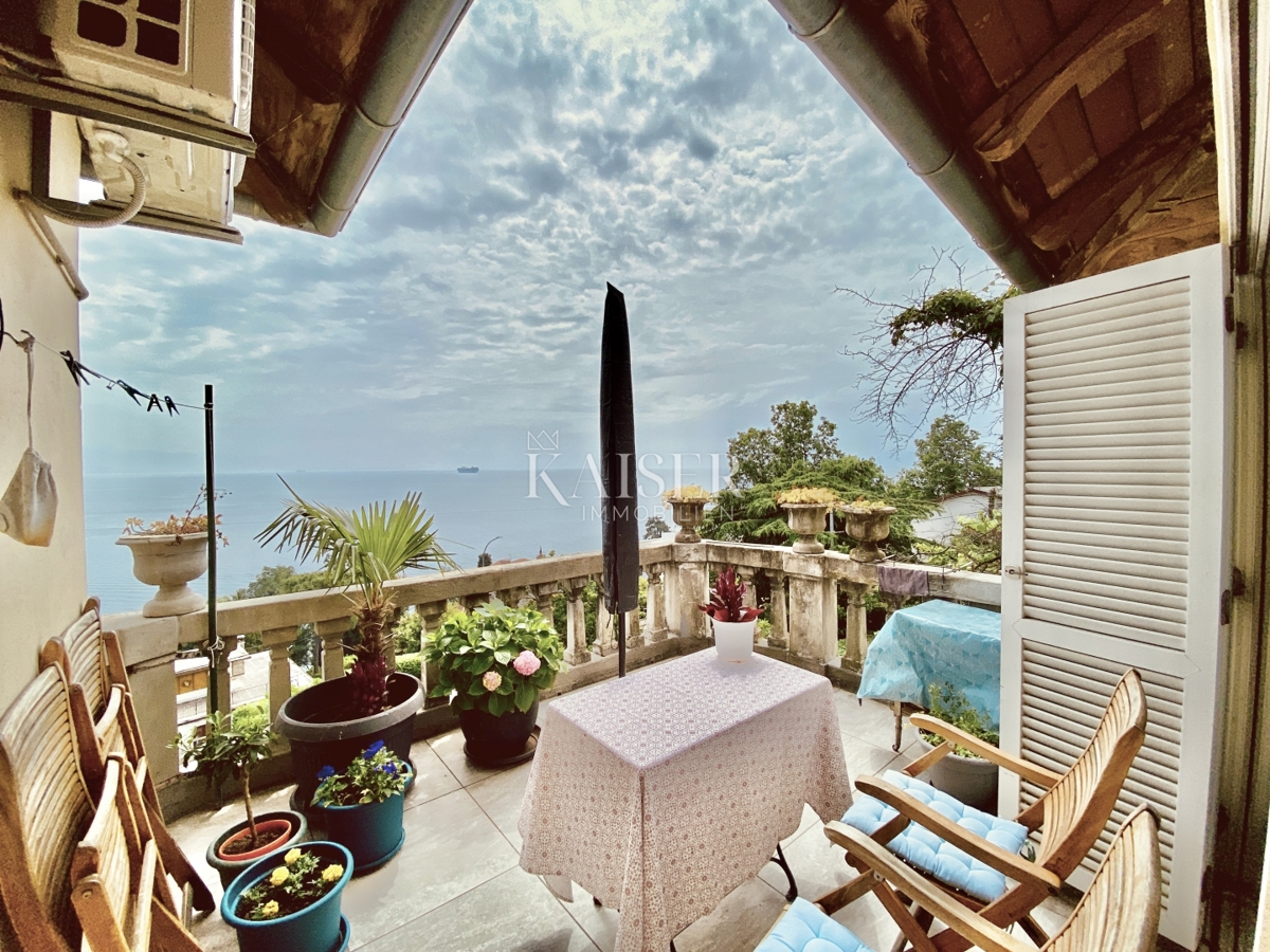 Abbazia – Possibile scambio! Intero piano + mansarda di una villa storica a 100 m dal mare