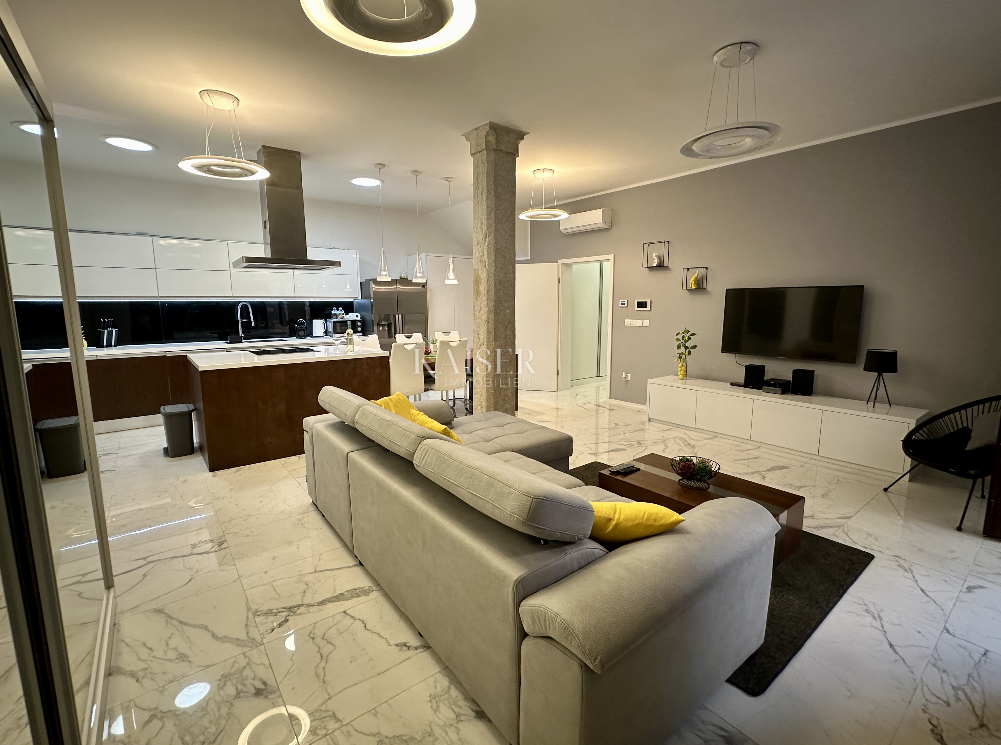 Istria - Parenzo, casa in centro a 50 m dal mare