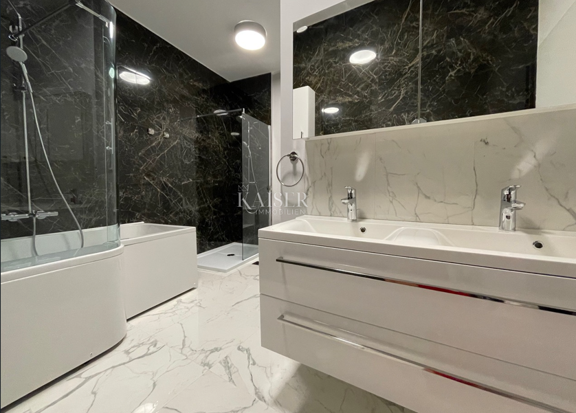 Istria - Parenzo, casa in centro a 50 m dal mare