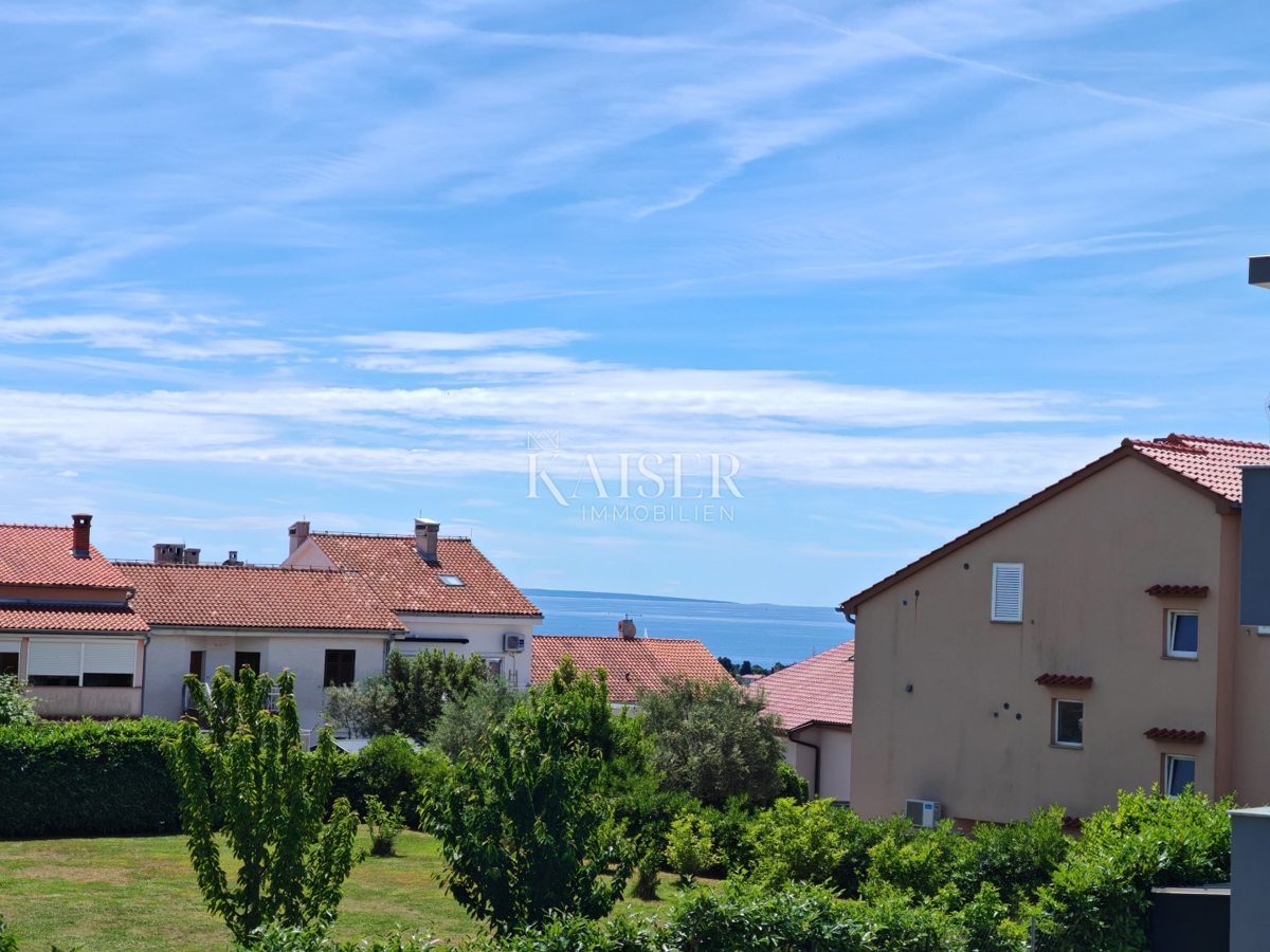 Krk, Isola di Krk - Attico 91m2 con vista mare   
