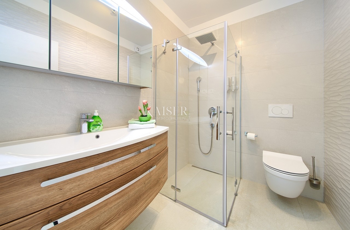 Dintorni di Krka - villa 410m2 con piscina e vista mare