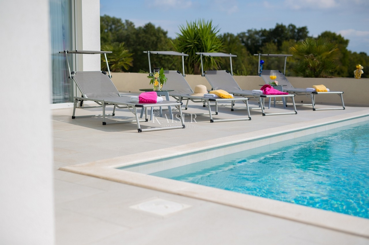 Dintorni di Krka - villa 410m2 con piscina e vista mare