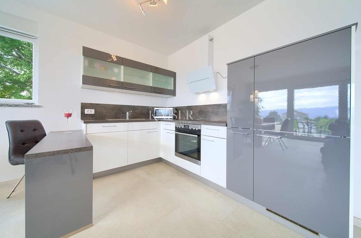 Dintorni di Krka - villa 410m2 con piscina e vista mare