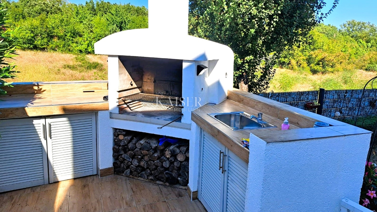 Dintorni di Krka - villa 410m2 con piscina e vista mare