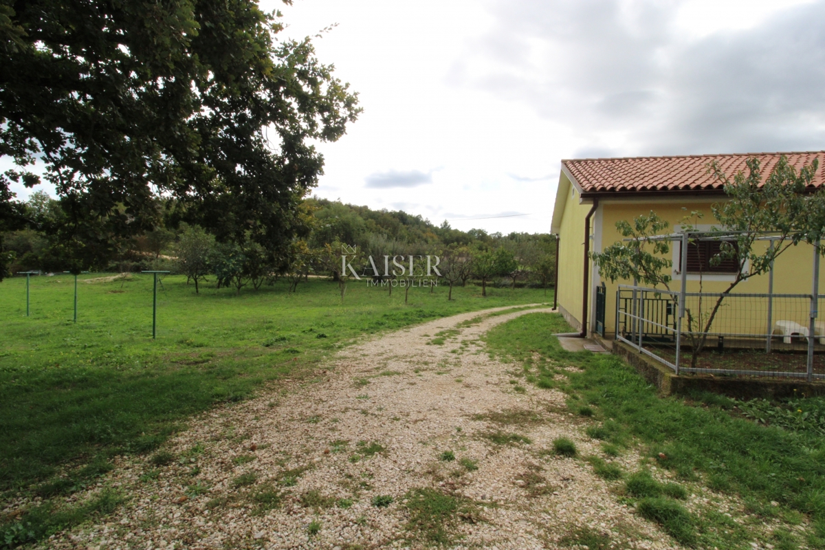 Rabac - case di 235 m2 su un terreno di 9.560 m2