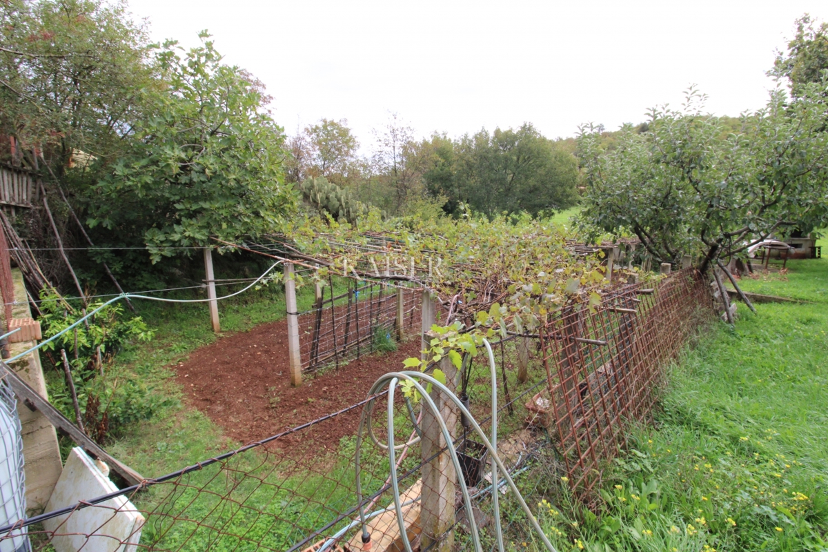 Rabac - case di 235 m2 su un terreno di 9.560 m2