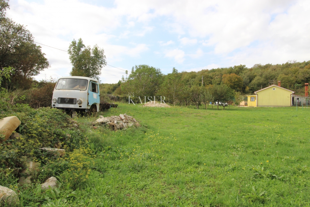 Rabac - case di 235 m2 su un terreno di 9.560 m2