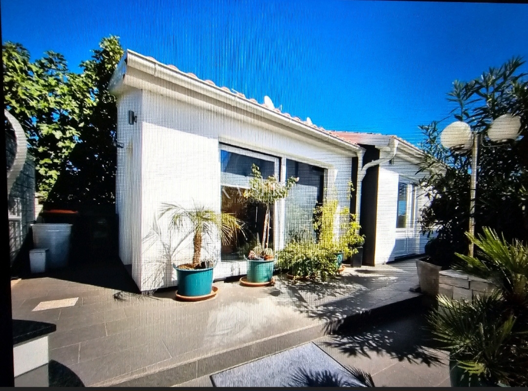 Ville Turanj, Sveti Filip I Jakov, 335m2