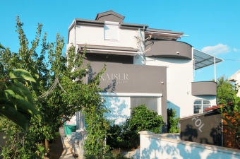 Ville Turanj, Sveti Filip I Jakov, 335m2