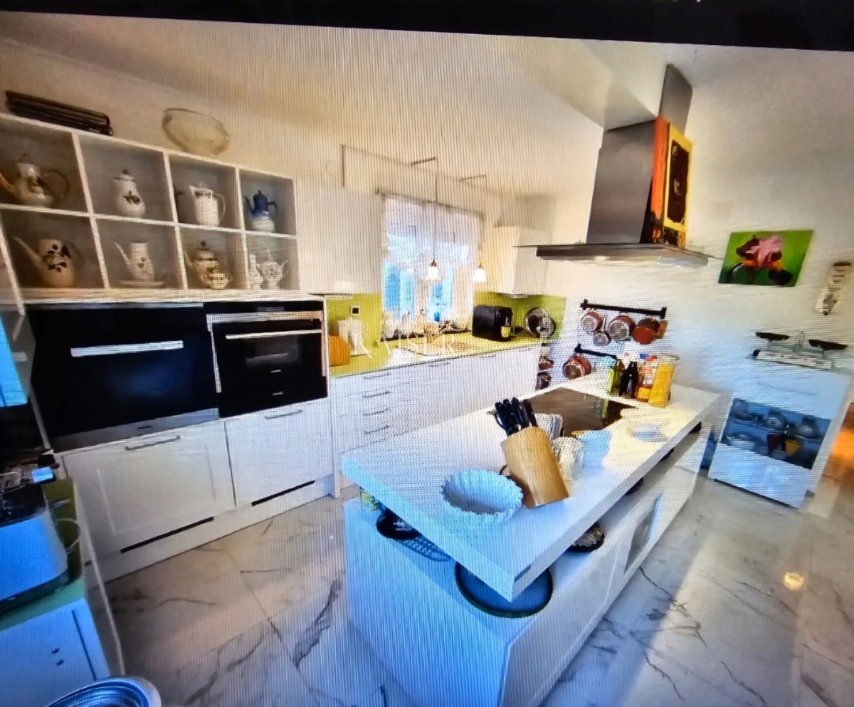 Ville Turanj, Sveti Filip I Jakov, 335m2