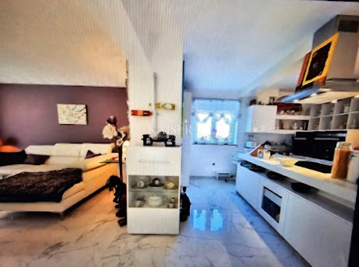 Ville Turanj, Sveti Filip I Jakov, 335m2