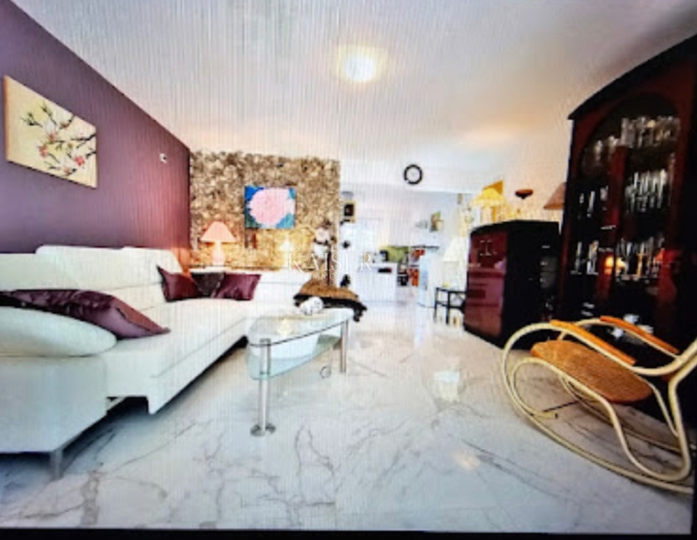 Ville Turanj, Sveti Filip I Jakov, 335m2