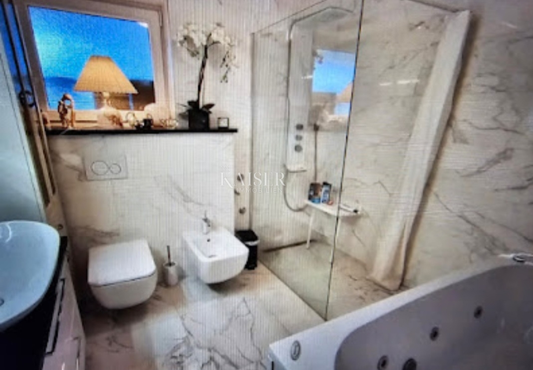 Ville Turanj, Sveti Filip I Jakov, 335m2