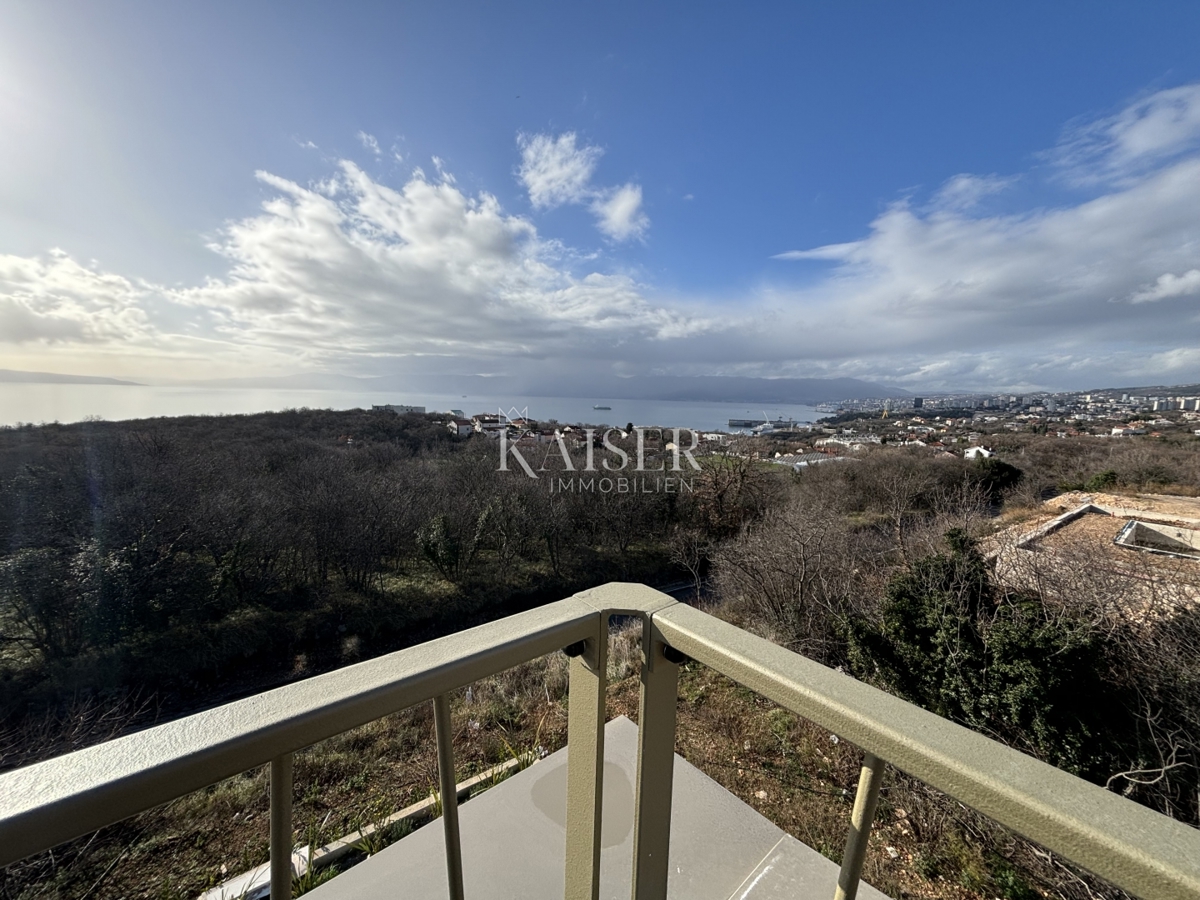 Rijeka, Kostrena - casa moderna con piscina, 196 m2