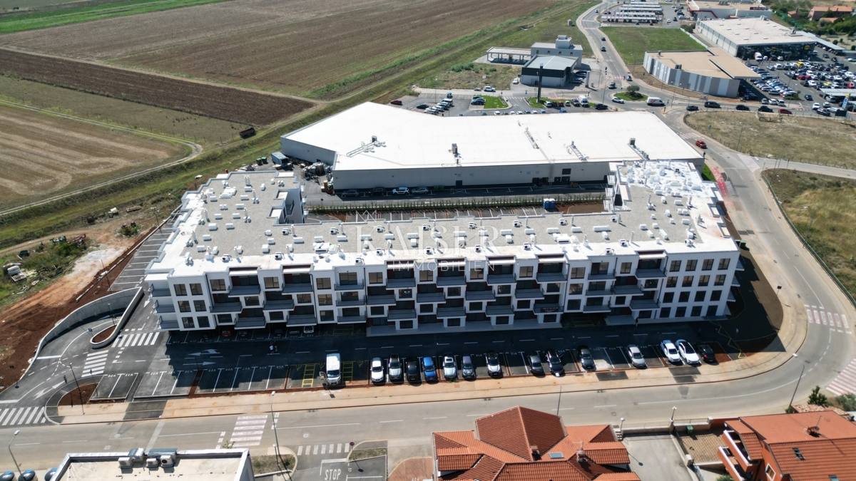 Istria, Umago - appartamento funzionale monolocale in nuova costruzione, 46m5, secondo piano, con garage