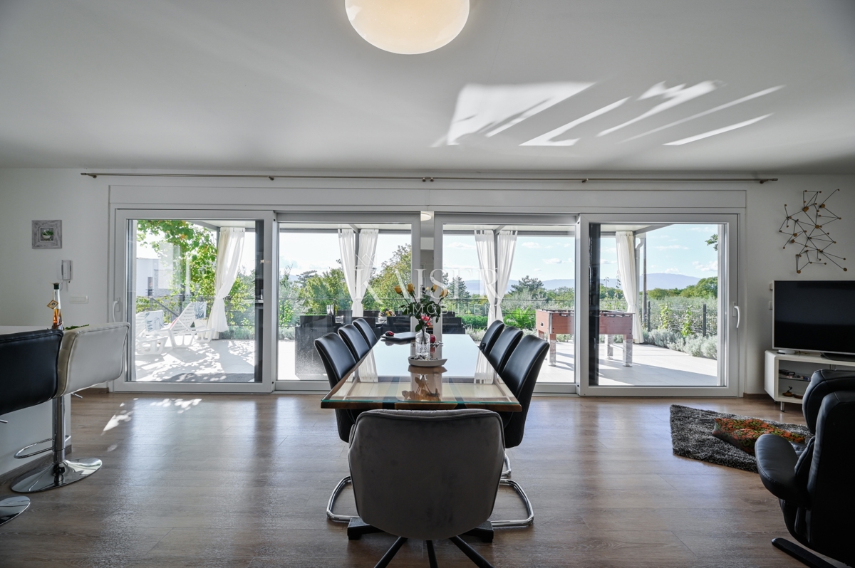 Isola di Krk, Malinska - villa moderna 190m2 con piscina e vista mare