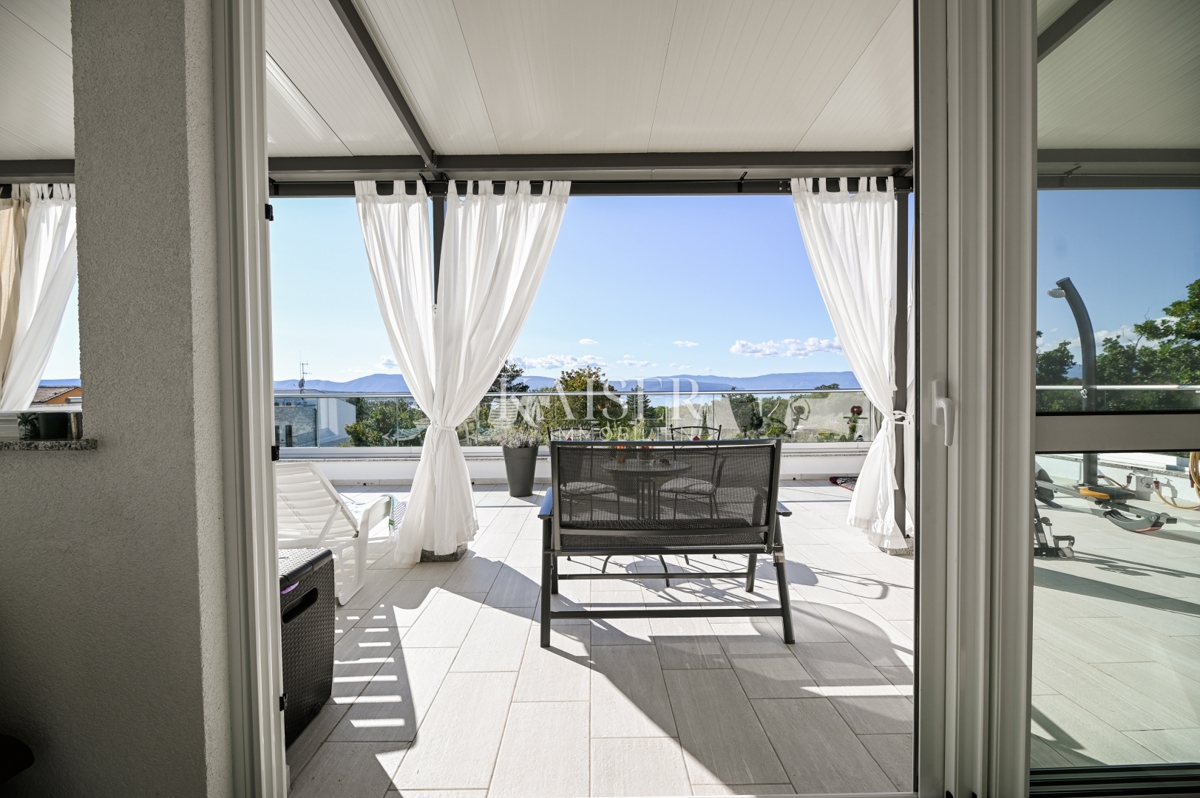 Isola di Krk, Malinska - villa moderna 190m2 con piscina e vista mare