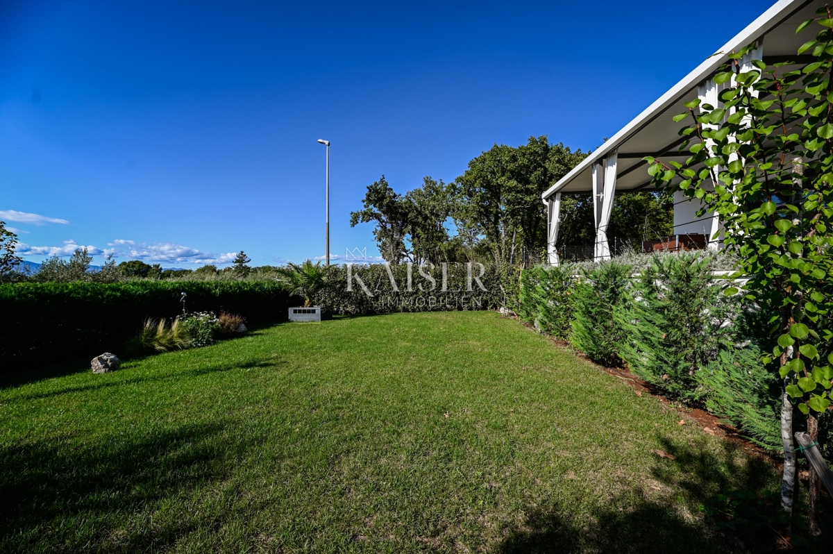 Isola di Krk, Malinska - villa moderna 190m2 con piscina e vista mare