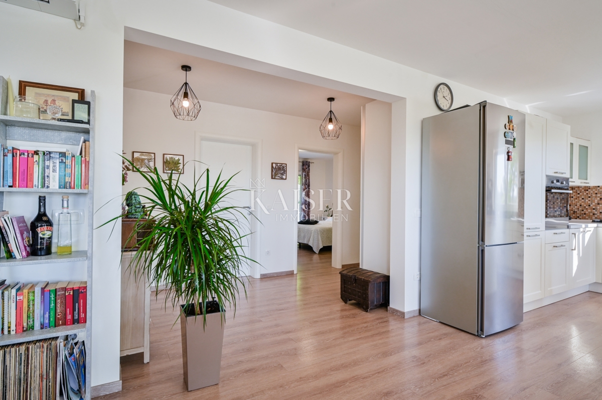 Isola di Krk, Malinska - villa moderna 190m2 con piscina e vista mare
