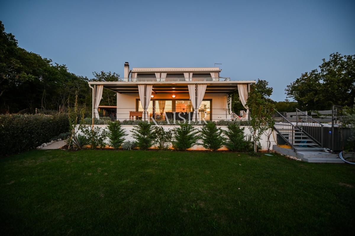 Isola di Krk, Malinska - villa moderna 190m2 con piscina e vista mare