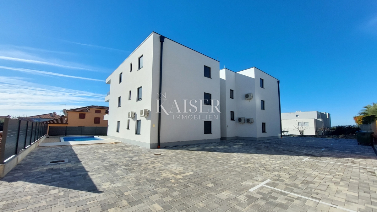 Istria, Cittanova - appartamento con due camere da letto e soggiorno, 68m2, primo piano