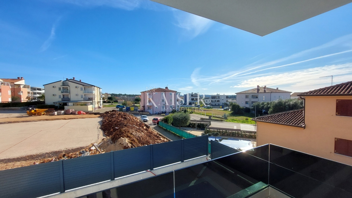 Istria, Cittanova - appartamento con due camere da letto e soggiorno, 68m2, primo piano