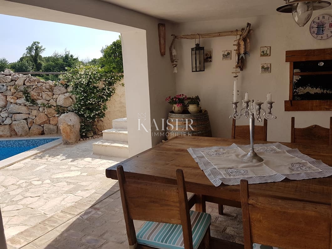 Isola di Krk, Malinska - casa in pietra 120m2 con piscina