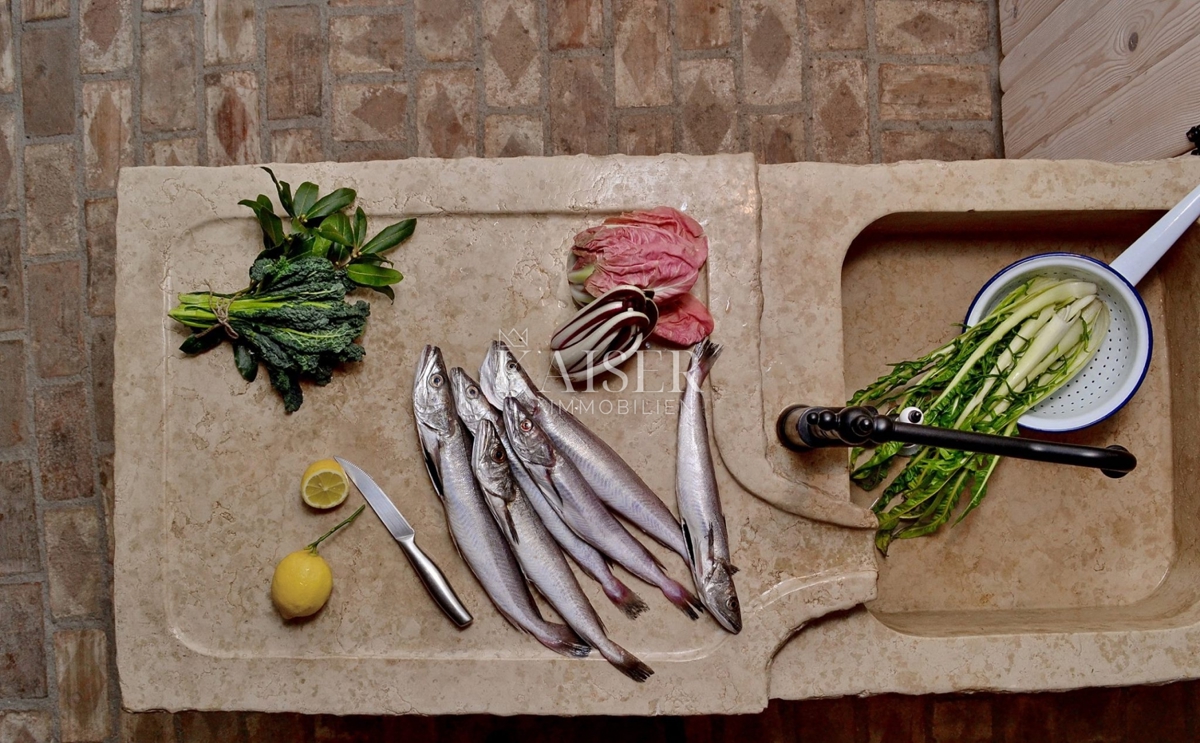 Isola di Krk, Malinska - casa in pietra 120m2 con piscina