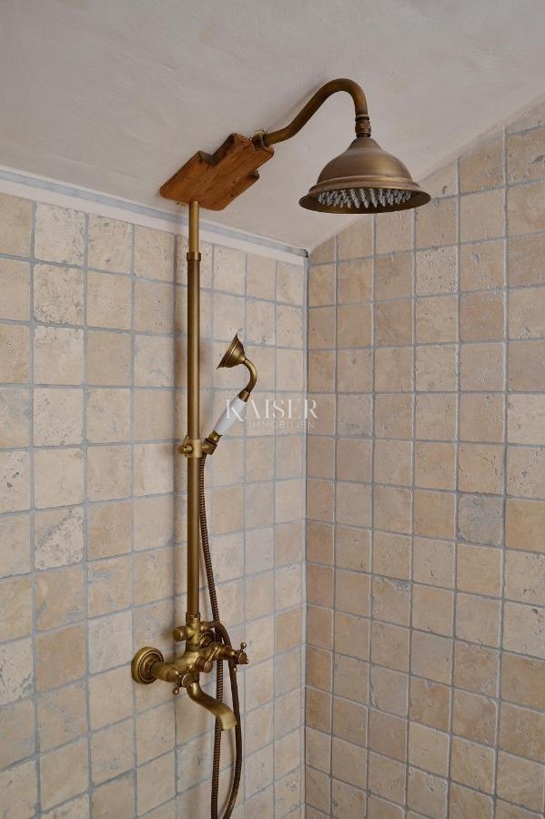 Isola di Krk, Malinska - casa in pietra 120m2 con piscina