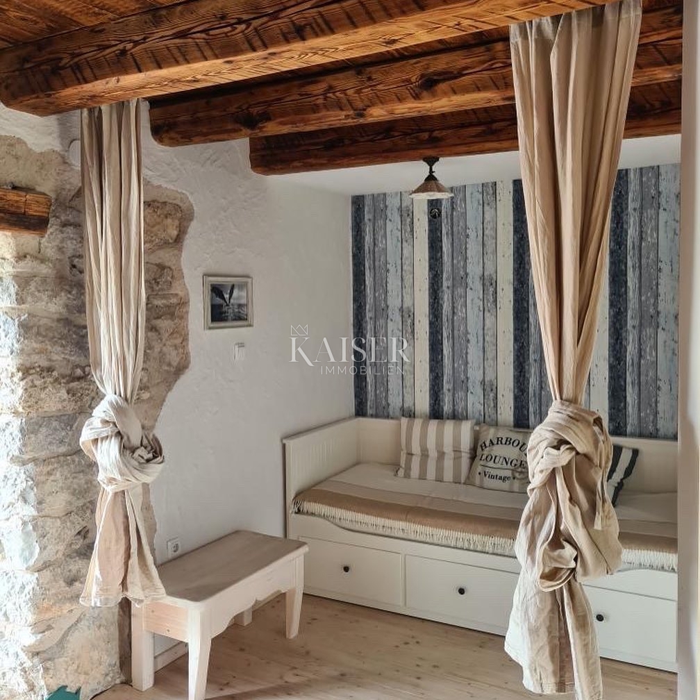 Isola di Krk, Malinska - casa in pietra 120m2 con piscina