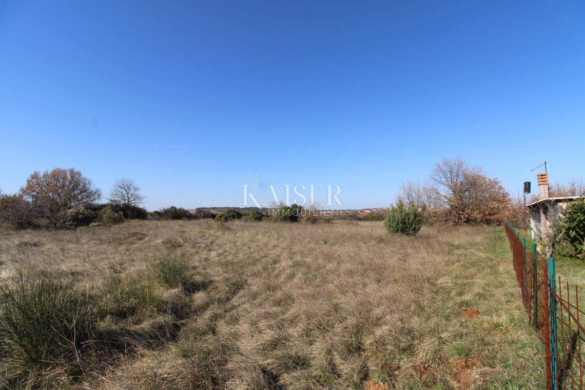Istria, Medolino - terreno agricolo 618m2 vicino alla zona edificabile