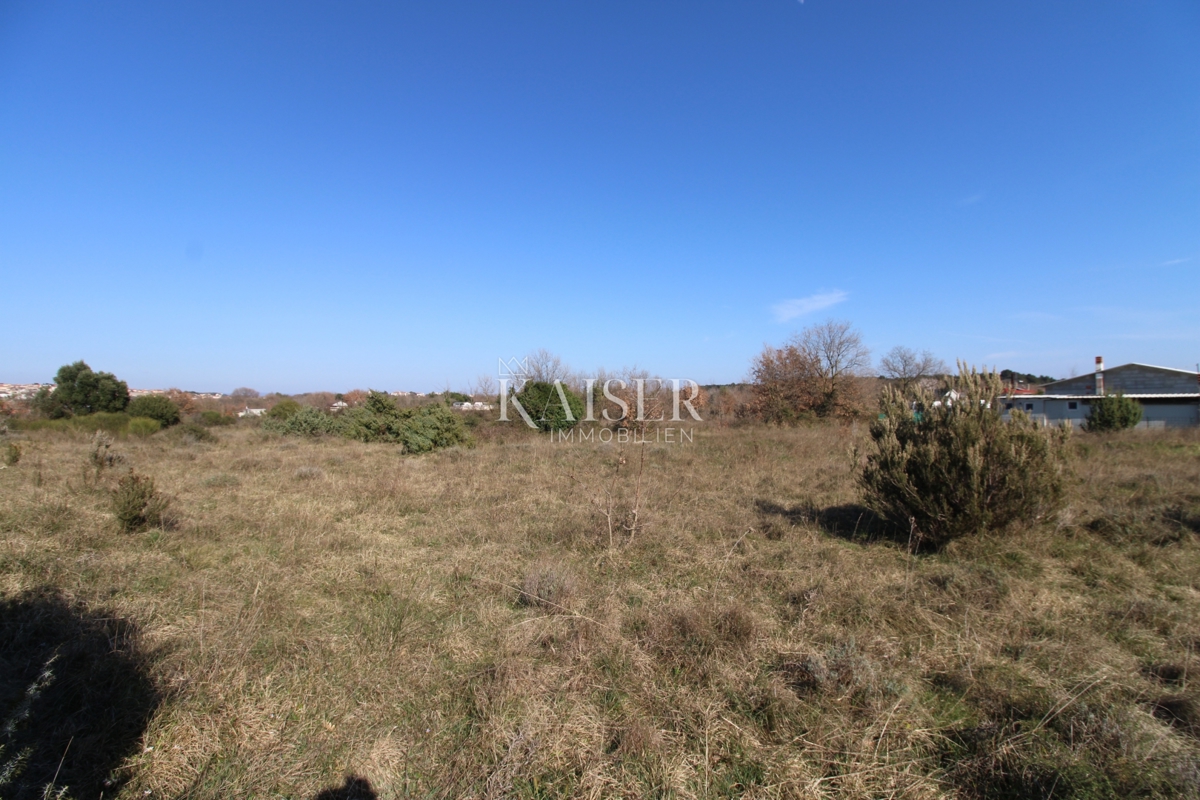 Istria, Medolino - terreno agricolo 618m2 vicino alla zona edificabile