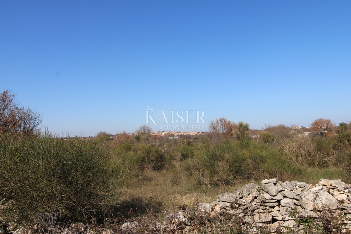 Istria, Medolino - terreno agricolo 618m2 vicino alla zona edificabile