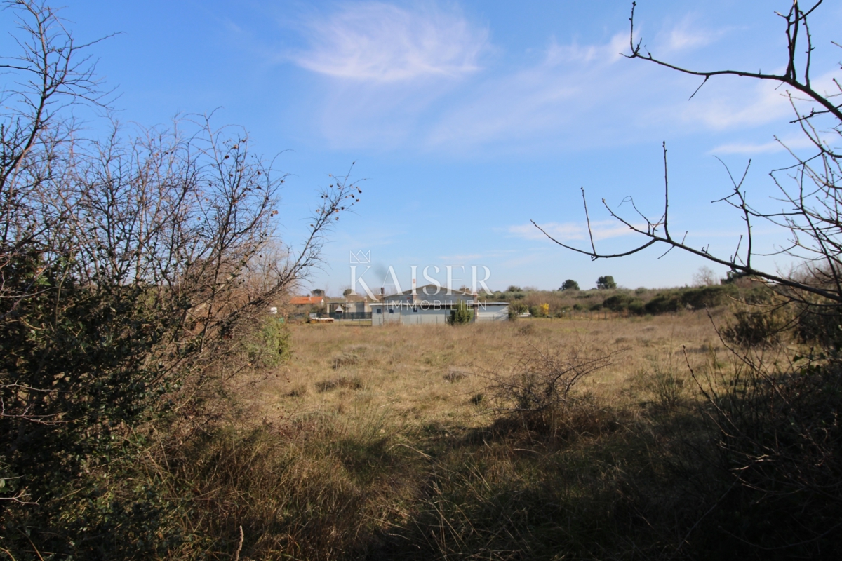 Istria, Medolino - terreno agricolo 618m2 vicino alla zona edificabile
