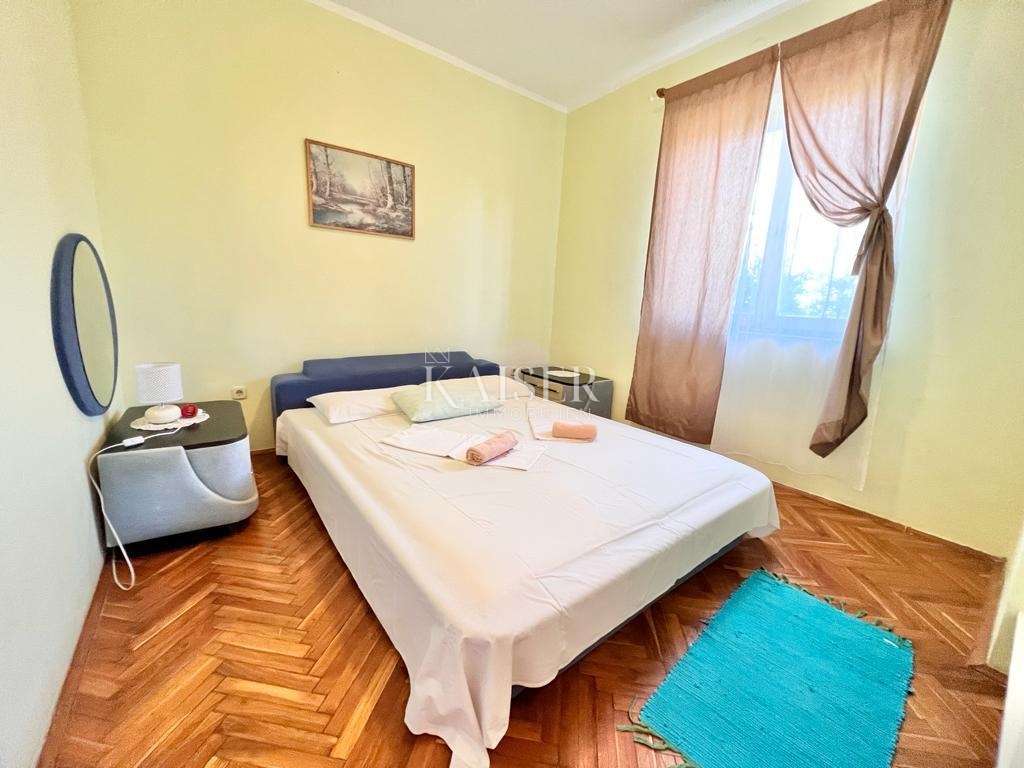 Istria, Premantura - casa con appartamenti 335m2 con vista mare