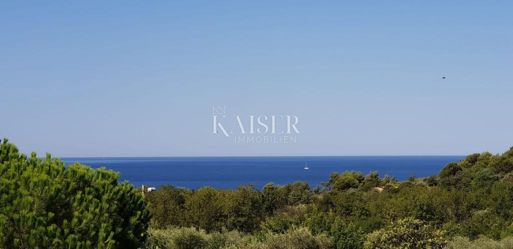 Istria, Premantura - casa con appartamenti 335m2 con vista mare