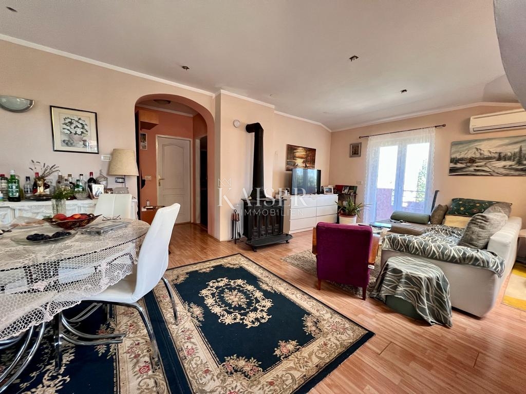 Istria, Premantura - casa con appartamenti 335m2 con vista mare
