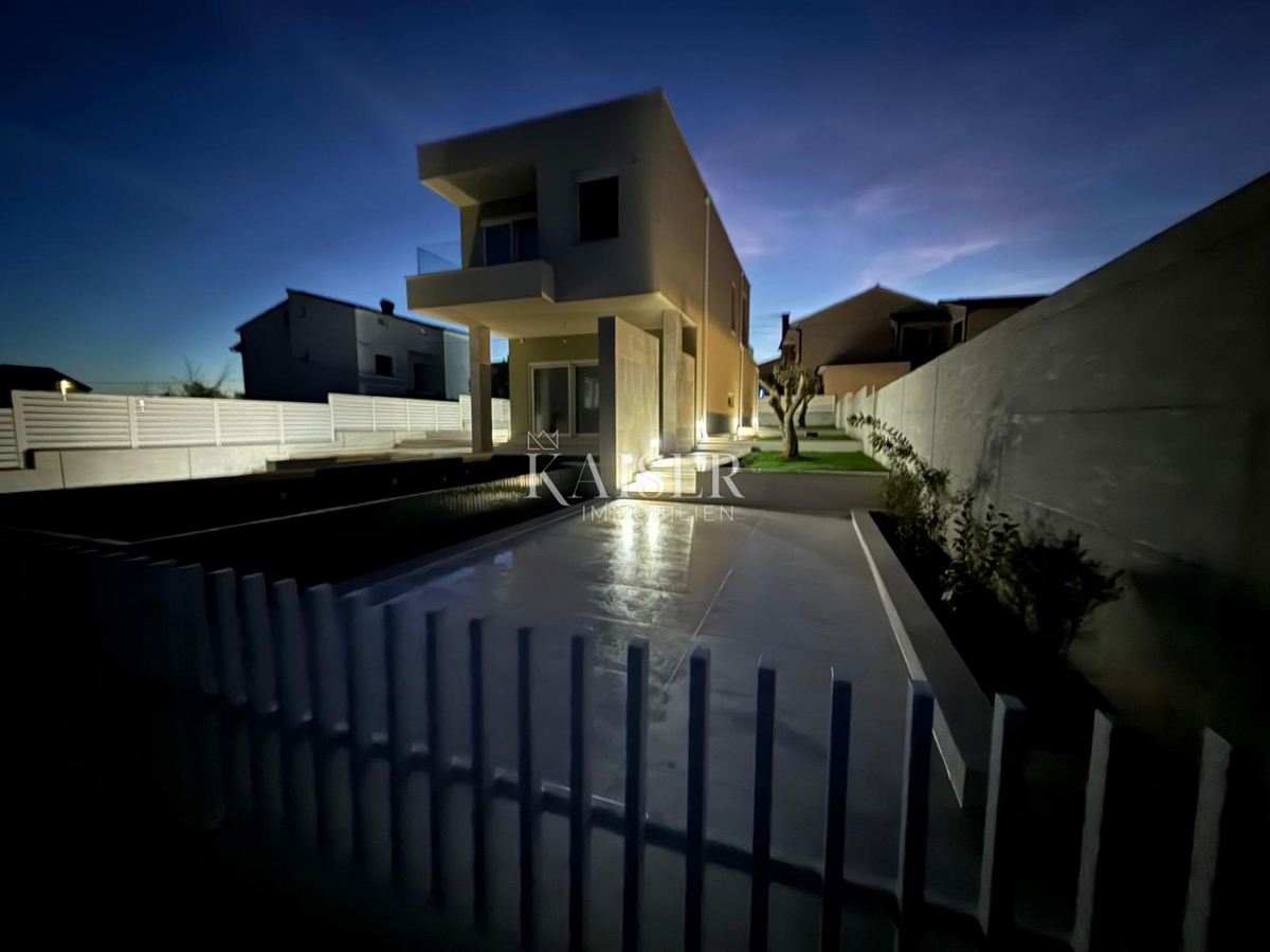Istria, Ližnjan, villa moderna con splendida vista mare