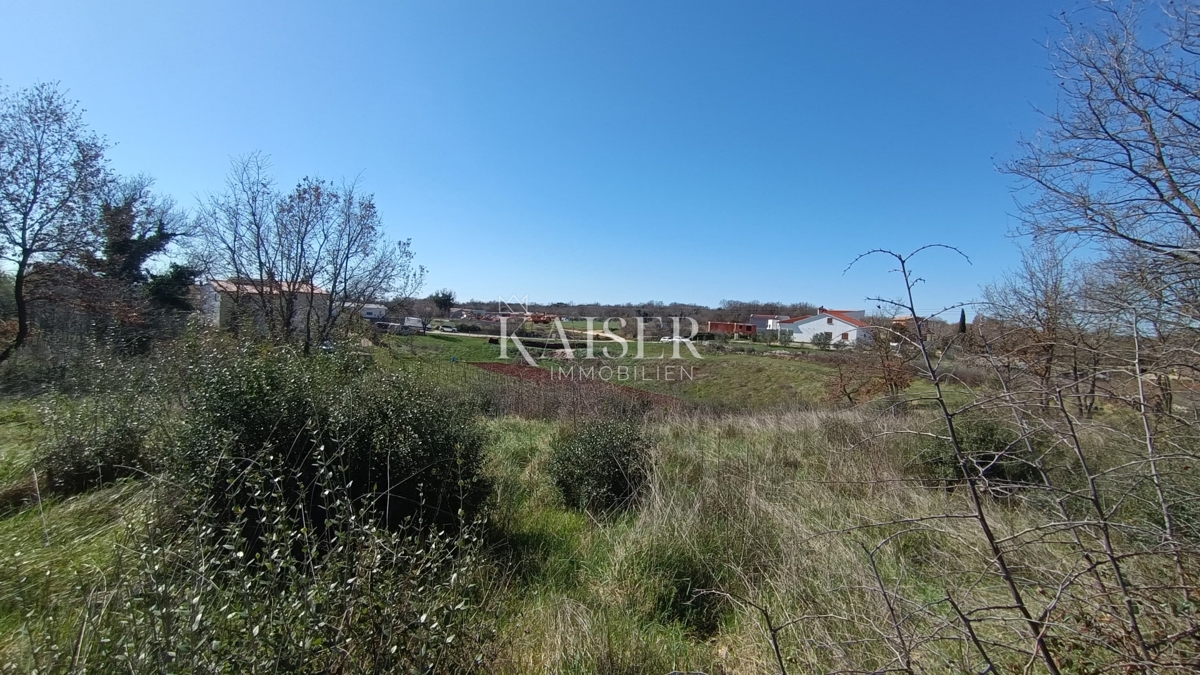 Istria, Loborika - terreno edificabile 2700m2 con grande potenziale
