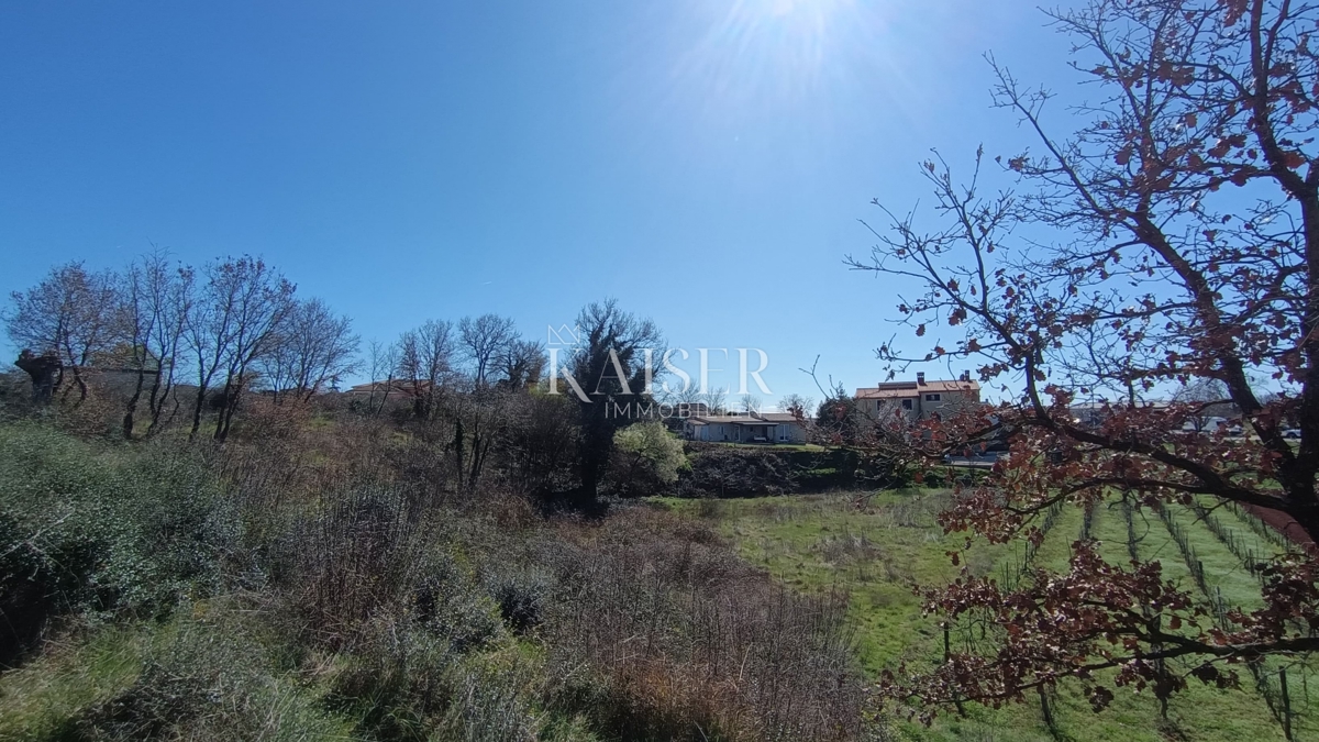Istria, Loborika - terreno edificabile 2700m2 con grande potenziale