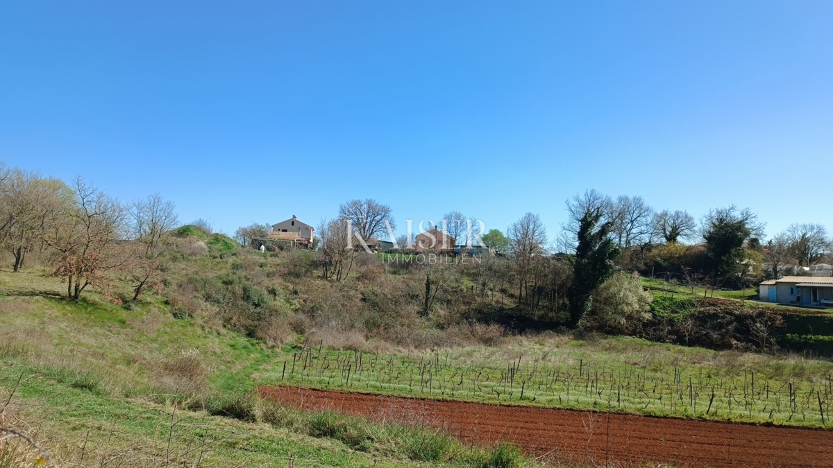 Istria, Loborika - terreno edificabile 2700m2 con grande potenziale