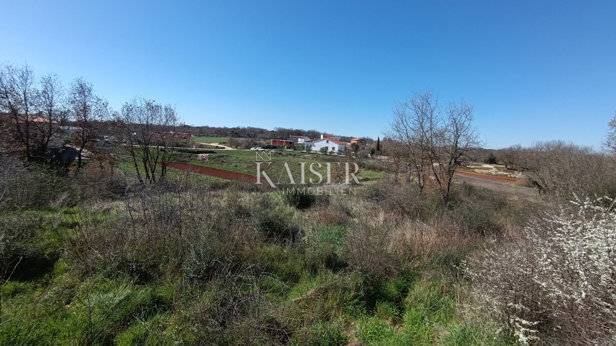 Istria, Loborika - terreno edificabile 2700m2 con grande potenziale