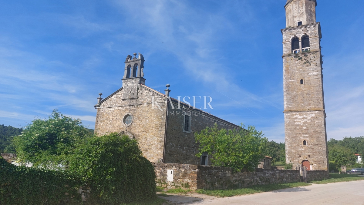 Земля під забудову Grožnjan, 1.017m2