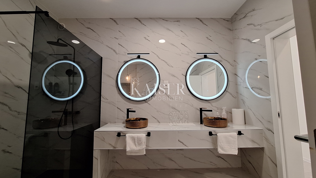 Abbazia, vicino al centro, appartamento 152 m2, piano terra