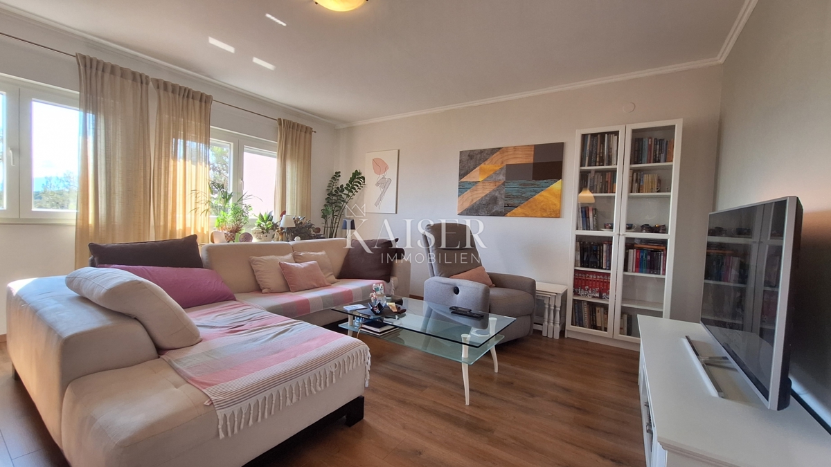 Rijeka, Škurinje, appartamento con due camere da letto con loggia e vista al secondo piano
