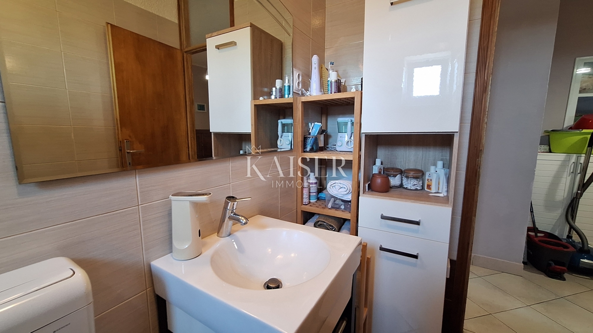 Rijeka, Škurinje, appartamento con due camere da letto con loggia e vista al secondo piano